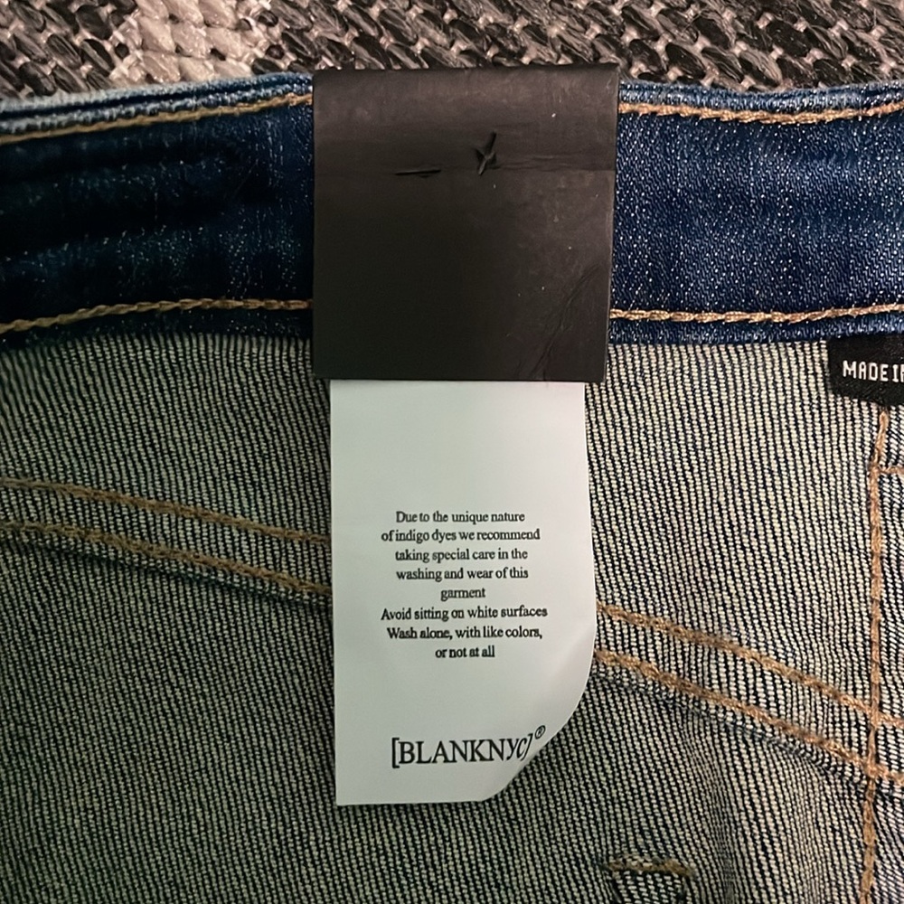 BlankNYC The Fulton Roll Up Shorts - Picture 11 of 11